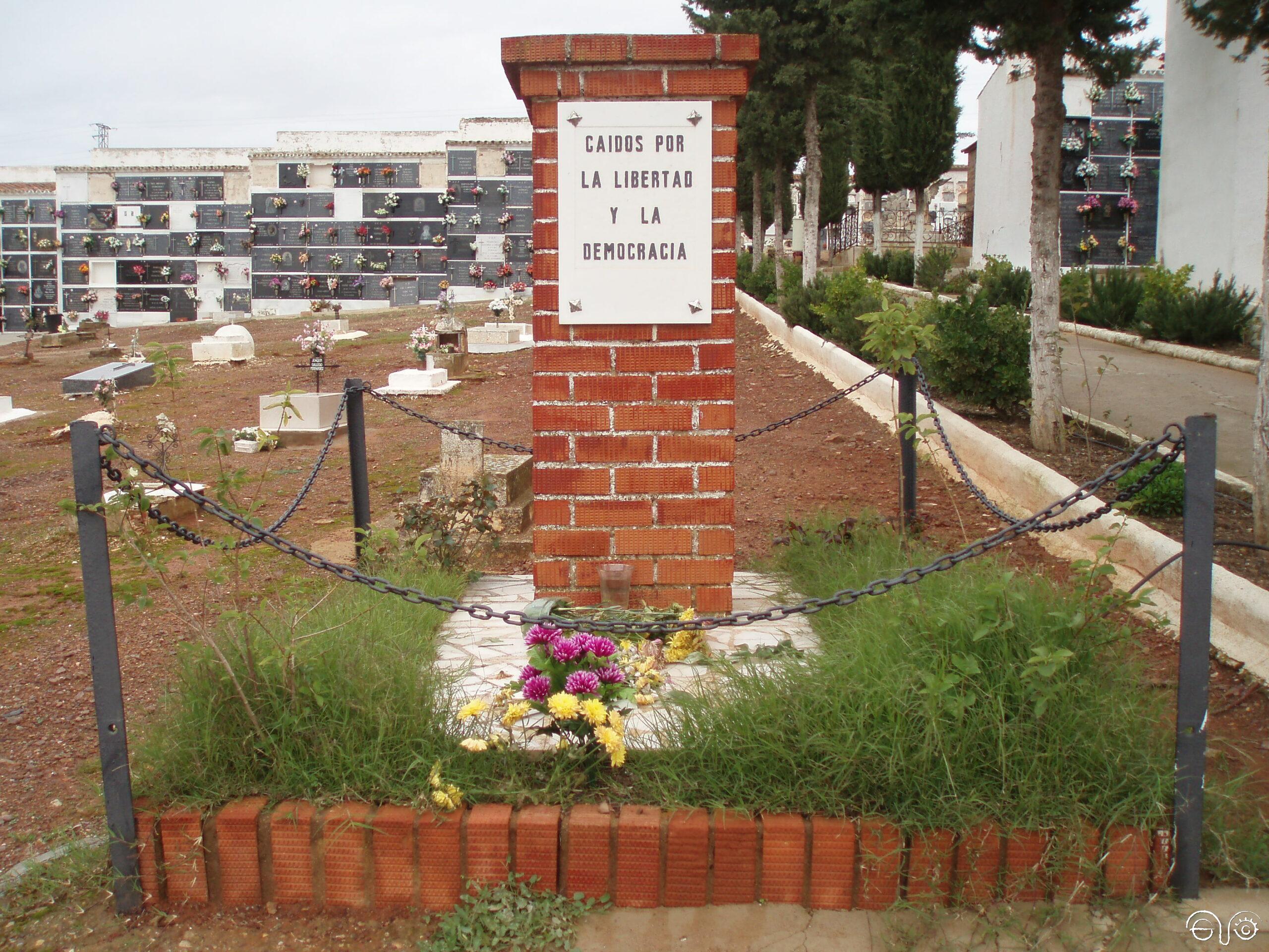 Fosa Del Cementerio De Pe Arroya Pueblonuevo Desaparici N Forzada De Andalucia